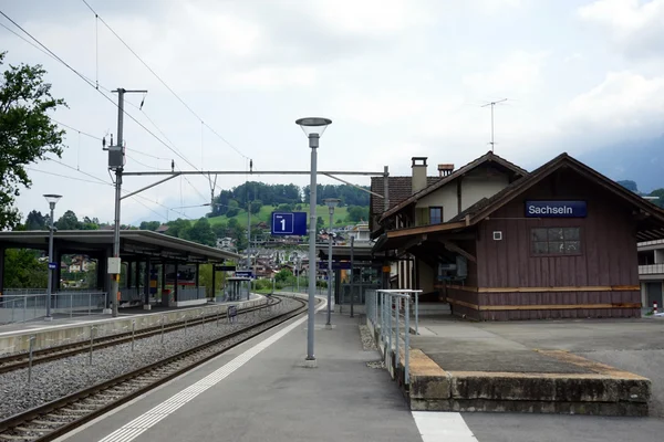 平台和火车站 — 图库照片