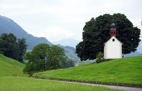 Shall chapel near the road — Stock Photo, Image