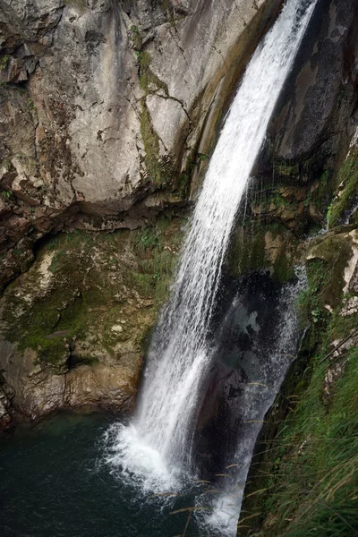 Felsen und Risletenschlucht Wasserfälle — Stockfoto