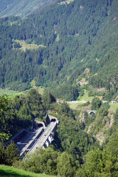 Estrada na montanha — Fotografia de Stock
