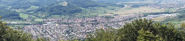 Ciudad de Gingen y amplio valle — Foto de Stock