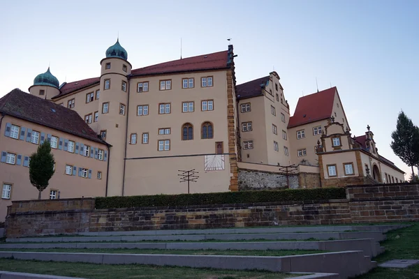 A Schloss Kapfenburg vár udvarában — Stock Fotó