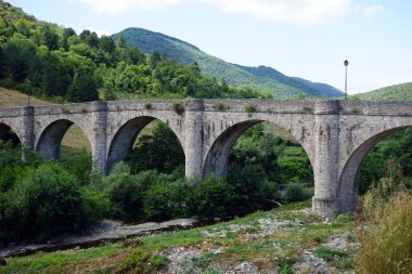 Eski taş köprü kemer