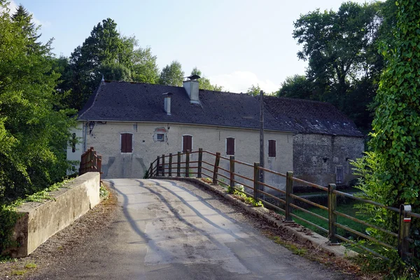 Bridge and house — Stock Photo, Image