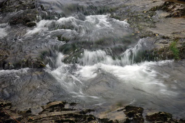 Flow and rocks in the small river — Stock Photo, Image
