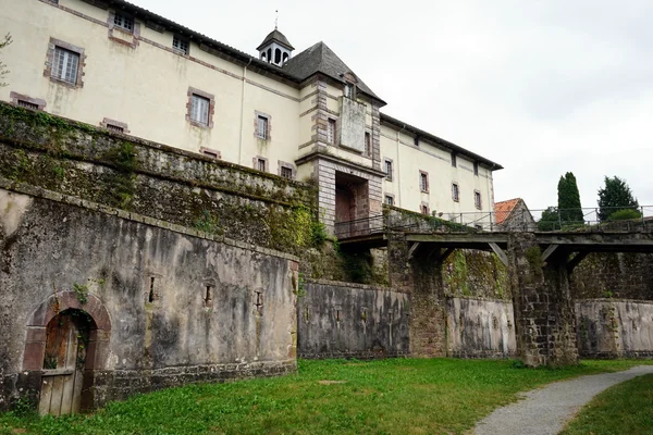 Vieille forteresse en pierre — Photo