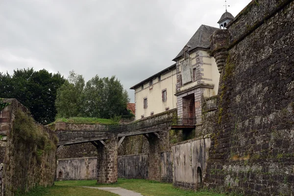 Vecchia fortezza di pietra — Foto Stock