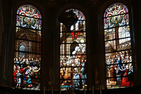 Vetri colorati all'interno della Collegiata della Madonna — Foto Stock