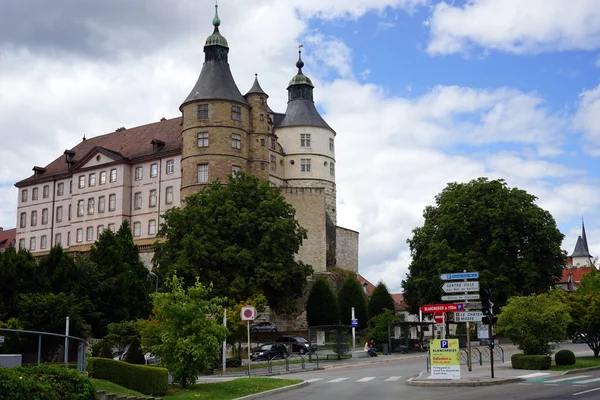 Pałac i ulicy na starym mieście w — Zdjęcie stockowe