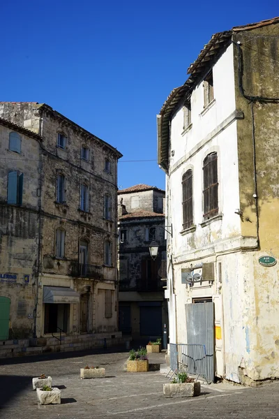 Hoek van de straat in Saint-Gilles, Frankrijk — Stockfoto