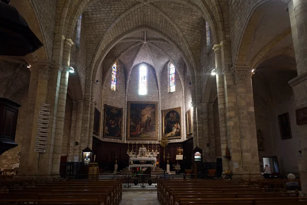 Inside church of St. Trophime — Stock Photo, Image