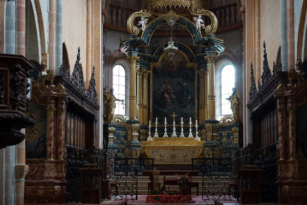 Binnen Sint Ursicinus kerk — Stockfoto