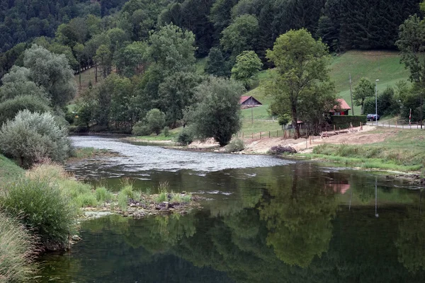 Nehir Doubs İsviçre — Stok fotoğraf