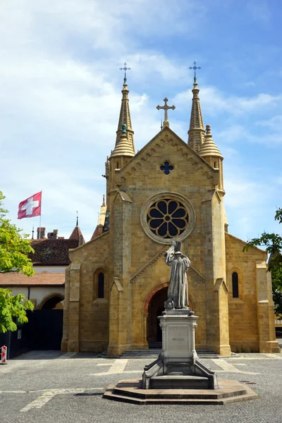 Collegiate church i Neuchatel — Stockfoto