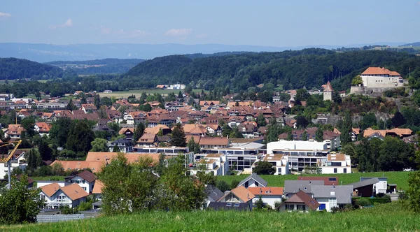 Laupen város a völgyben — Stock Fotó