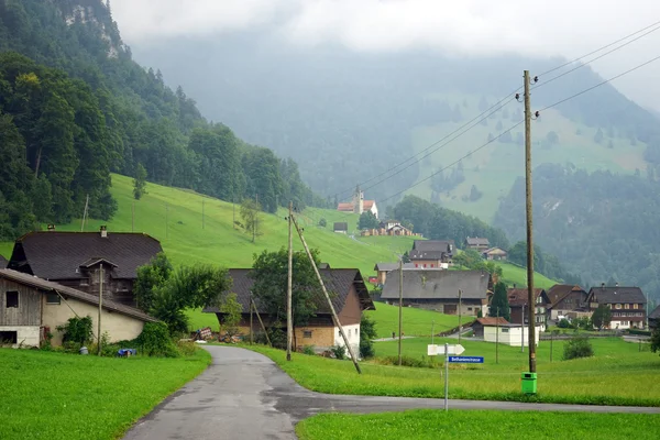 Vesnice v horách — Stock fotografie