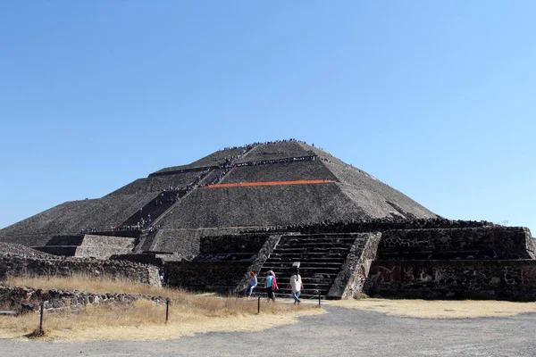 太阳金字塔The Pyramid Sun 墨西哥金字塔是墨西哥盆地考古遗址的一部分 位于墨西哥城东北48公里处 内有一些在前哥伦比亚美洲建造的最大的金字塔结构 — 图库照片