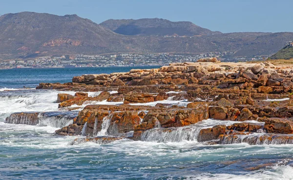 Falska Bukten Nära Kapstaden Sydafrika Med Simonstown Bakgrunden — Stockfoto