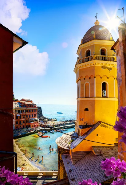 Sztuka Zobacz romantyczne Seascape w Ligurii Cinque Terre, Vernazza — Zdjęcie stockowe