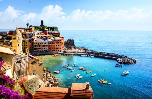 Sanat güzel eski kasaba Liguria İtalya Avrupa. — Stok fotoğraf