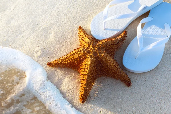 Arte Vacanze estive su una spiaggia tropicale — Foto Stock