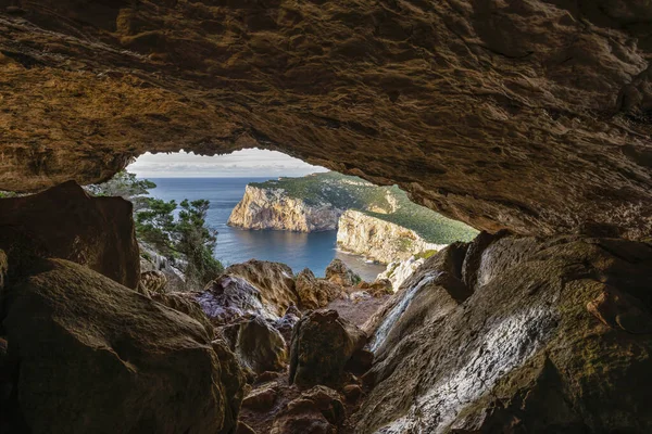 카시아 알게로 사르데냐의 지역의 부서진 배들의 동굴에서 바라본 파노라마의 — 스톡 사진