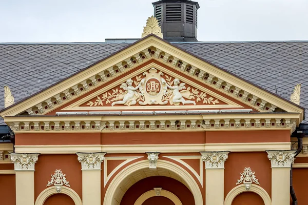 Klaipeda Lithuania July 2020 Ornate Pediment Entrance Drama Theatre Klaipeda — Stock Photo, Image