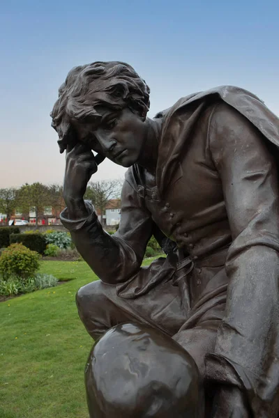 ストラトフォード アポン エイボン 4月30 2018 ハンムレットは バンクロフト ガーデンズのウィリアム シェイクスピア記念館で 彫刻家ロナルド — ストック写真