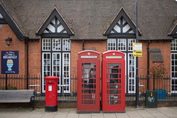 Stratford Avon April 2018 Two Red Telephone Booths Post Box — 图库照片