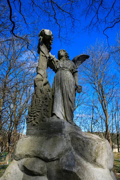 Vilna Lituania Abril 2019 Estatua Cementerio Bernardino Uno Los Tres — Foto de Stock