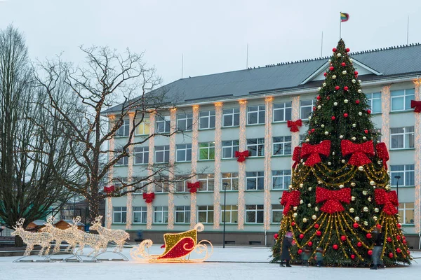 Sirvintos Litouwen December 2020 Dagzicht Van Sierlijke Kerstboom Voor Het — Stockfoto