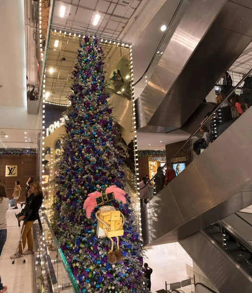 Paris France 2017 Christmas Tree Printemps Haussmann Shopping Center — 스톡 사진