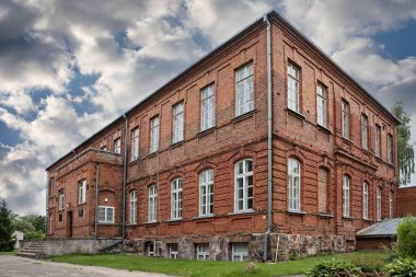 Utena, Litvanya - 16 Temmuz 2017: Bölgenin en eski liselerinden biri olan Utena 