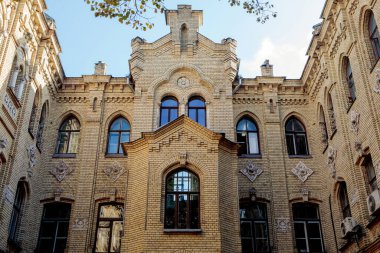 Vilnius, Litvanya - 28 Eylül 2017: M. Prozorov 'un neo-gotik tarzdaki projesine göre 1897-1898 yılları arasında Jaksto Caddesi' nde önemli bir ev inşa edildi. Şimdi 