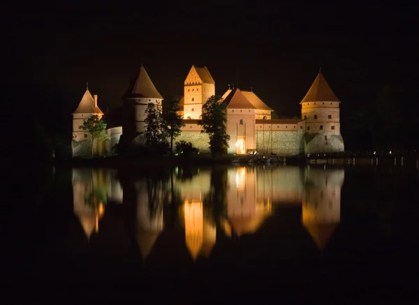 Castelo de Trakai à noite — Fotografia de Stock