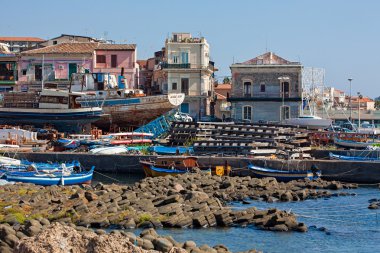 Aci Trezza bağlantı noktası