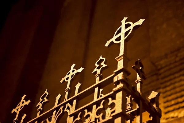 Valla vieja de una iglesia — Foto de Stock