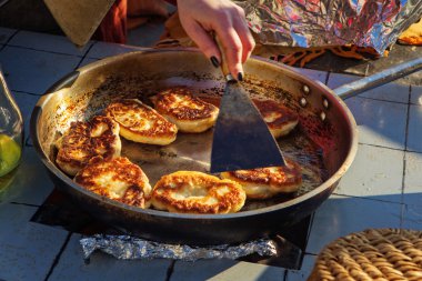 Geleneksel yükseltilmiş krep