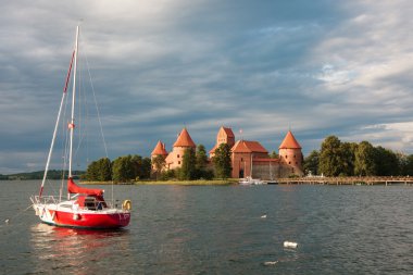 Trakai ada kale üzerinde göl Galve