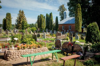 Müslüman mezarlıkta eski: Nemezis