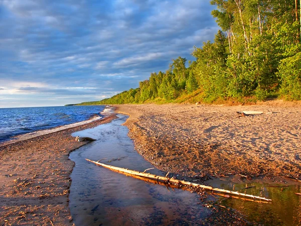 Lake superior strand zomeravond — Stockfoto