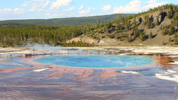 Grand prismatic jaro yellowstone — Stock video