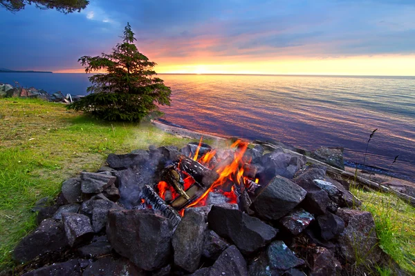 Große Seen Sonnenuntergang Strandfeuer — Stockfoto