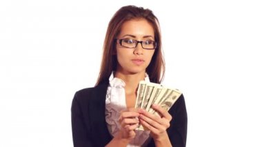 Ödeme için para veren işkadını