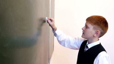 Okul çocuğu yazma fiziksel formülü