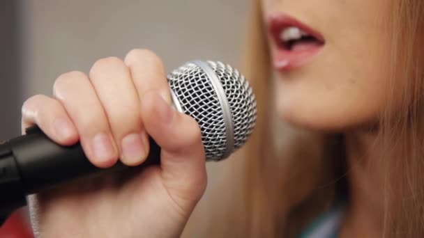 Close-up of singer singing — Stock Video