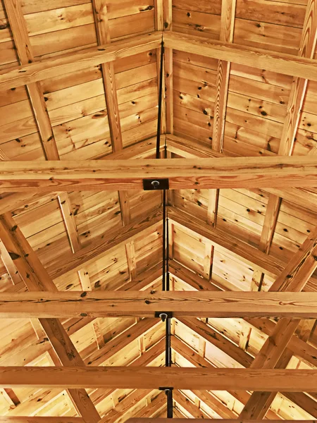 Ahşap tavan kirişleri