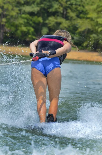 Teenage Girl Backwards on Trick Ski — Stock Photo, Image