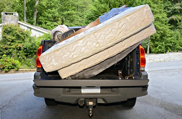 Umzugsgut in einem LKW — Stockfoto