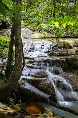 Tayland Erawan şelale